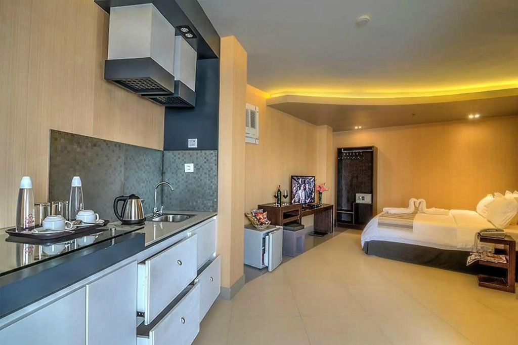 Eloisa Royal Suites