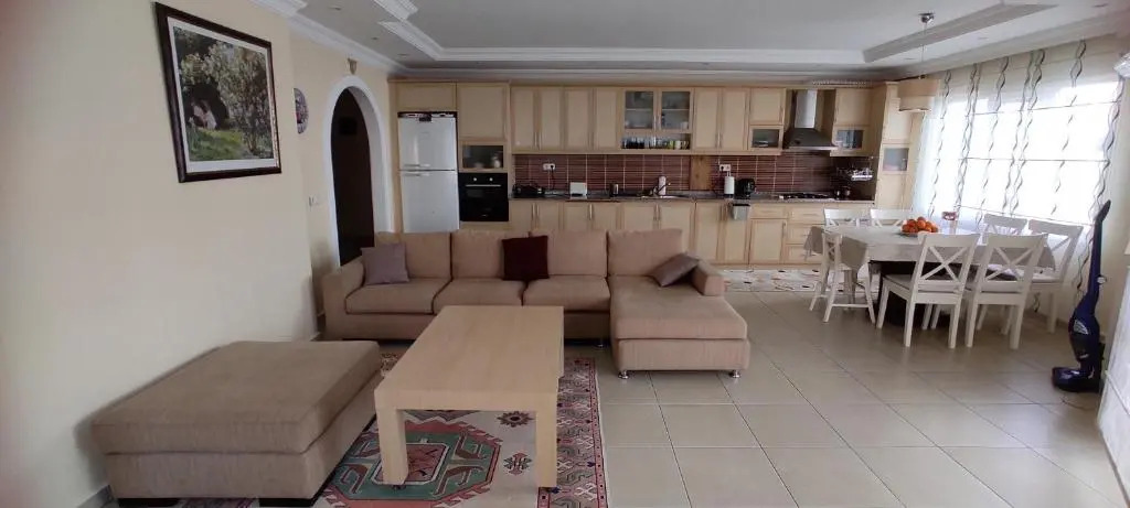 Spacious suite close to the beach