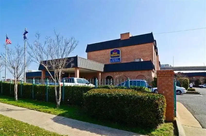 Best Western Chateau Suite Hotel