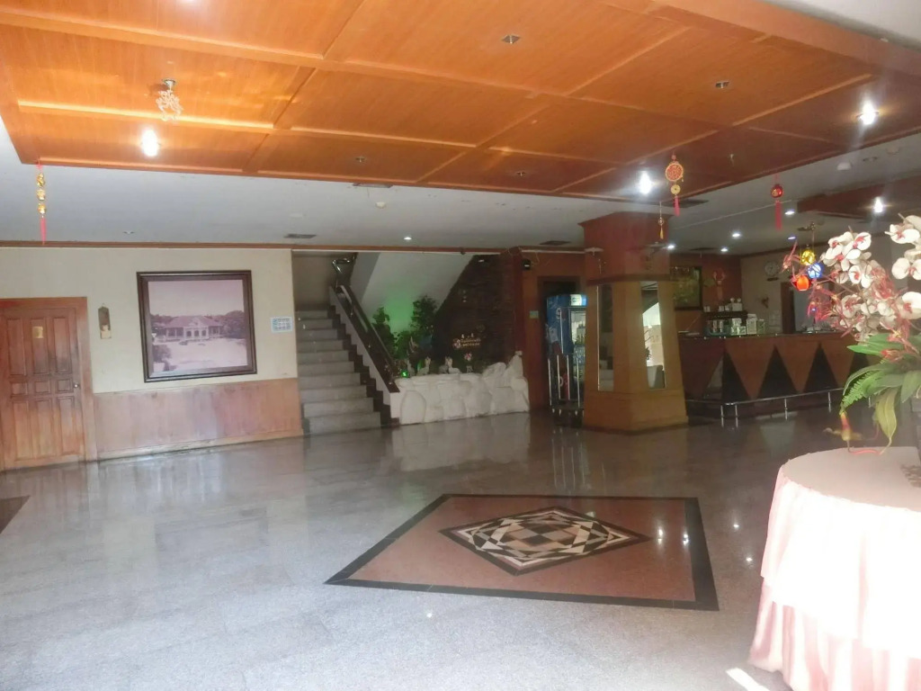 Ayutthaya Thanee Hotel