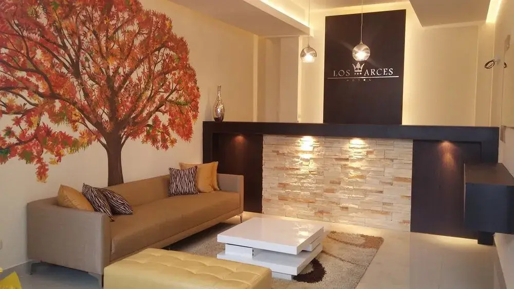 LOS ARCES HOTEL