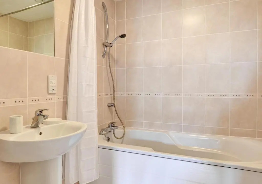 Flat 8 Broadleys