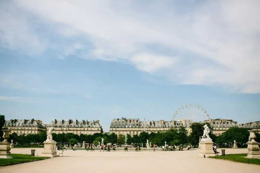 Cool Minimalism by the Palais-royal