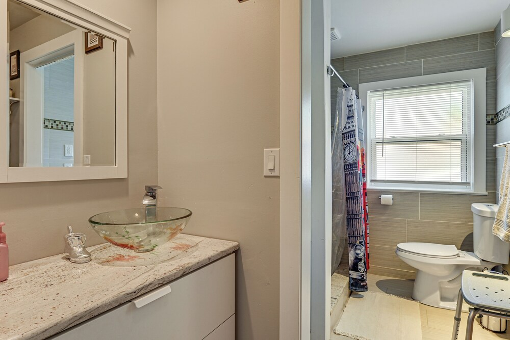 4 Mi to Hyde Park Village! Modern Escape w/ Yard