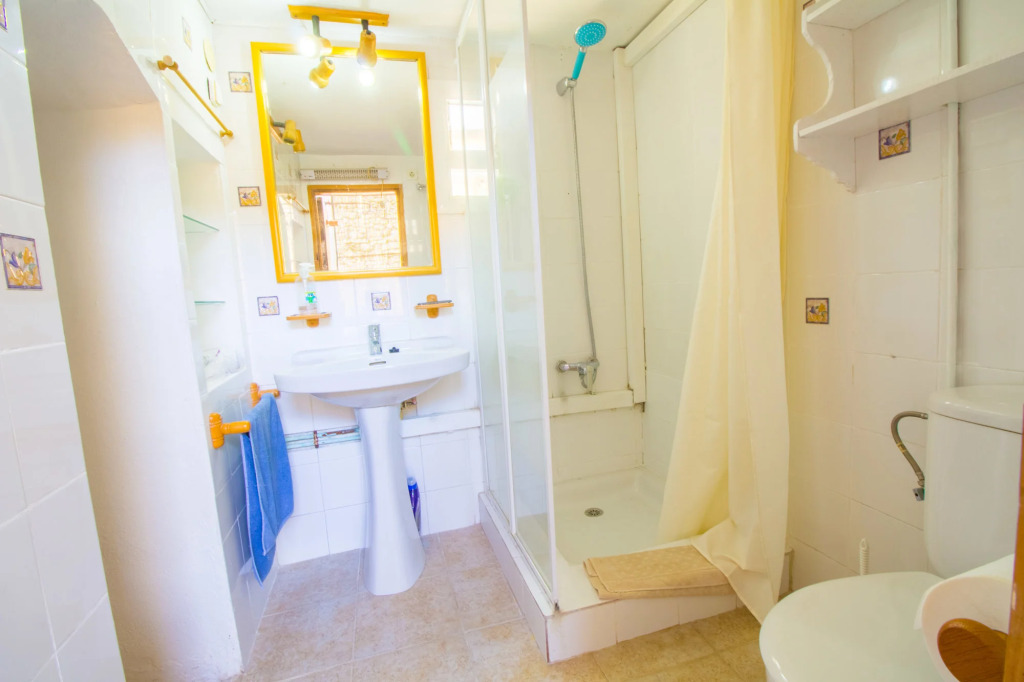 Flat 201M² 4 Bedrooms 3 Bathrooms - Limassol