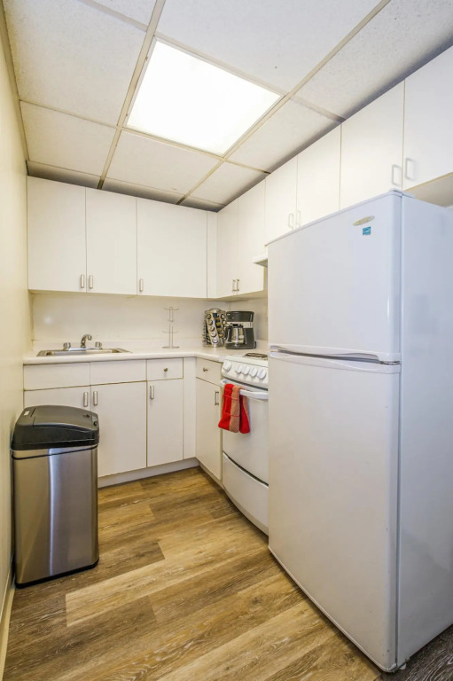 Cozy Studio + Train | Theatre District | Evonify