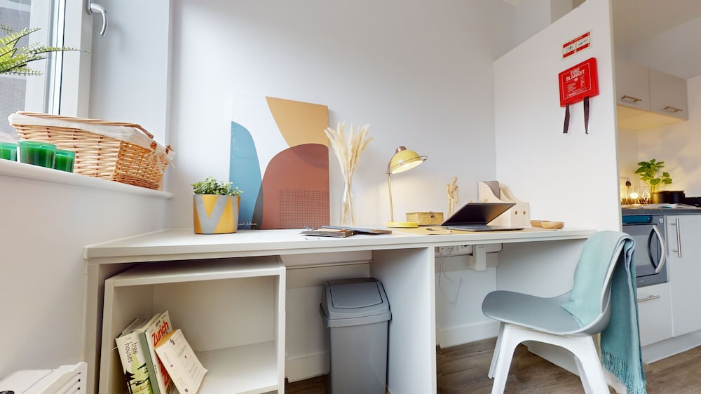 iQ Newland House in Nottingham