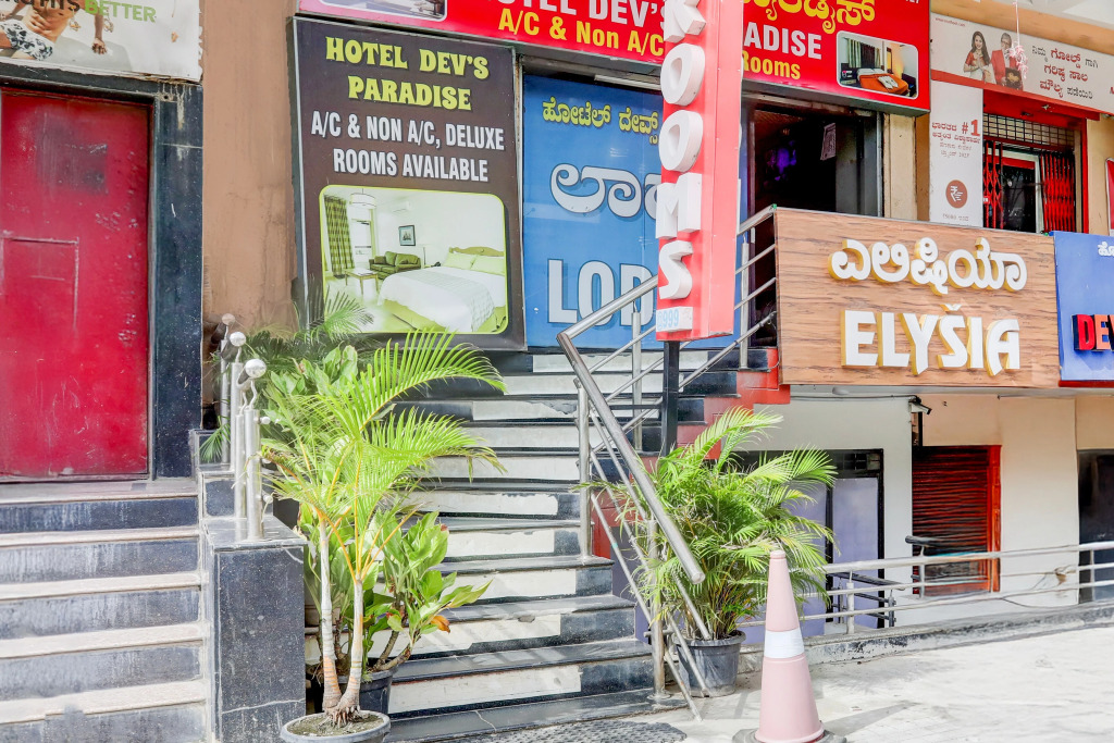 Hotel O Devs Paradise