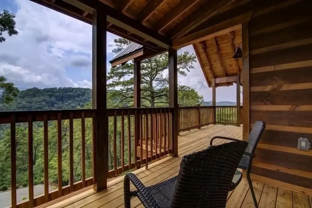 Lazy Bear Lodge 4 Bedrooms 4 Bathrooms Home