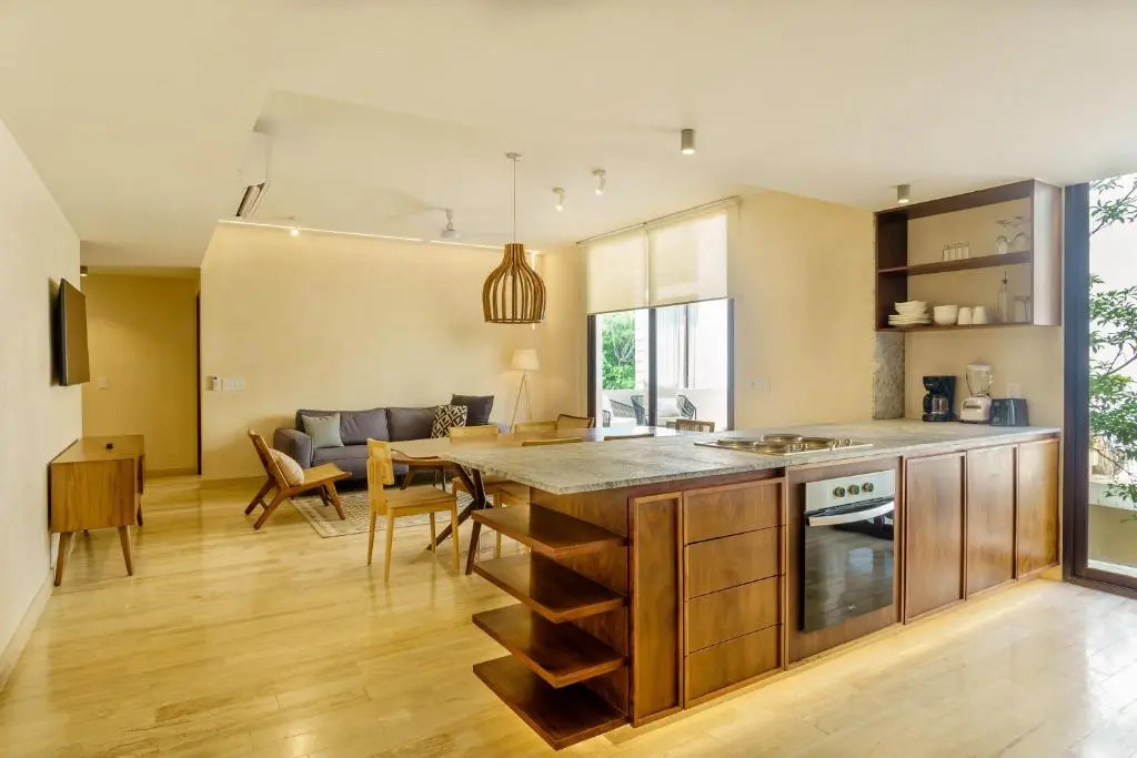205 Perfect Location 3 bedrooms Apartment