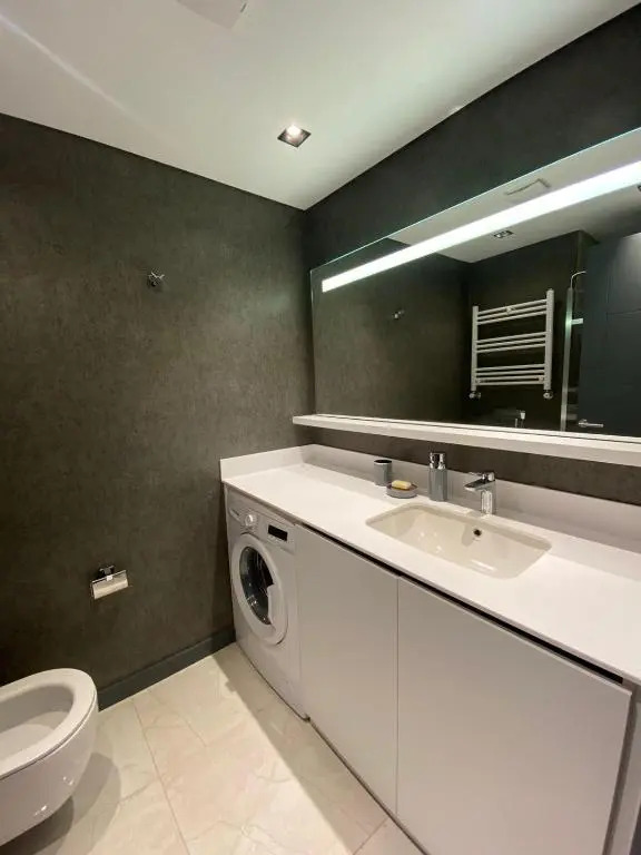 Central Modern Apartment by Siena Suites