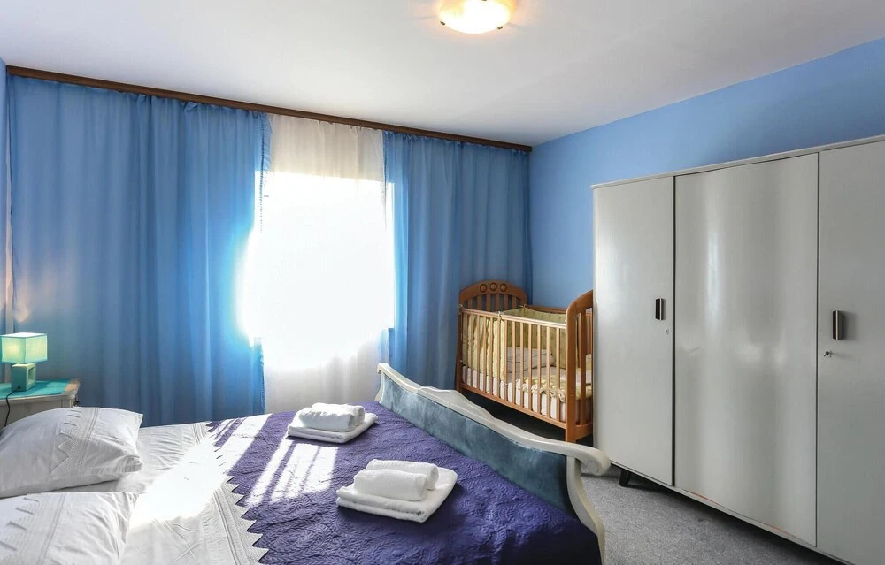 Stunning Home in Kastel Gomilica With Wifi and 2 Bedrooms