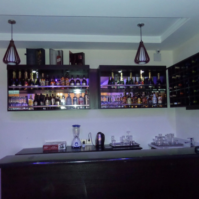 Rightgate Hotel & Suites