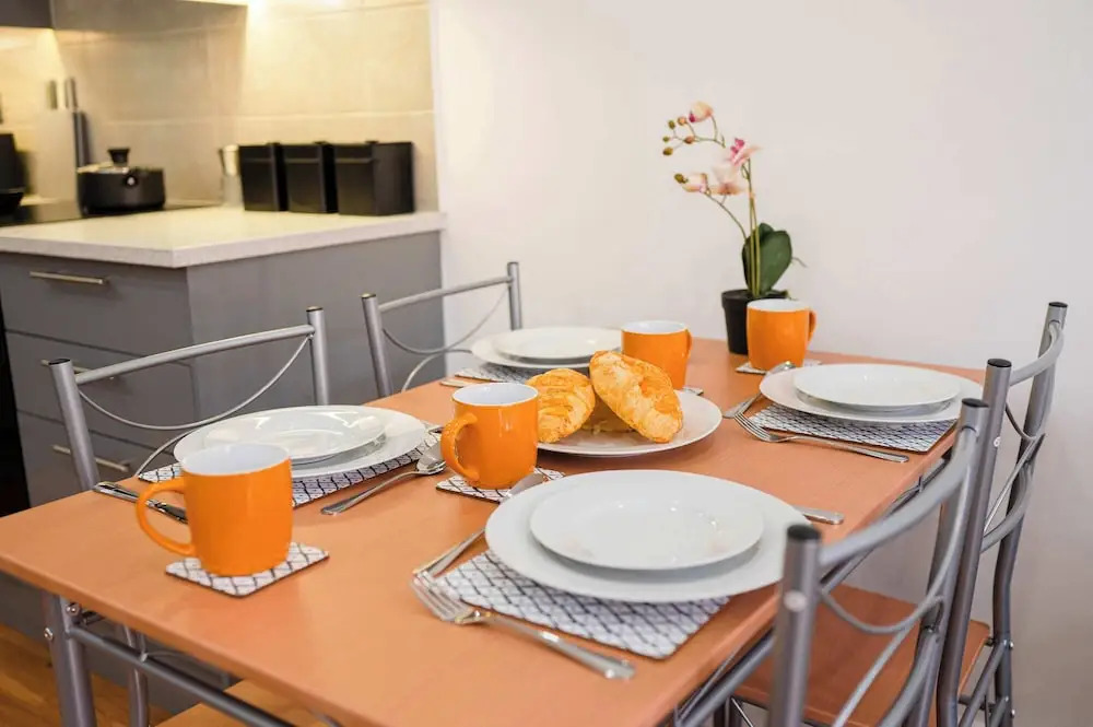 Host Stay Maple Court