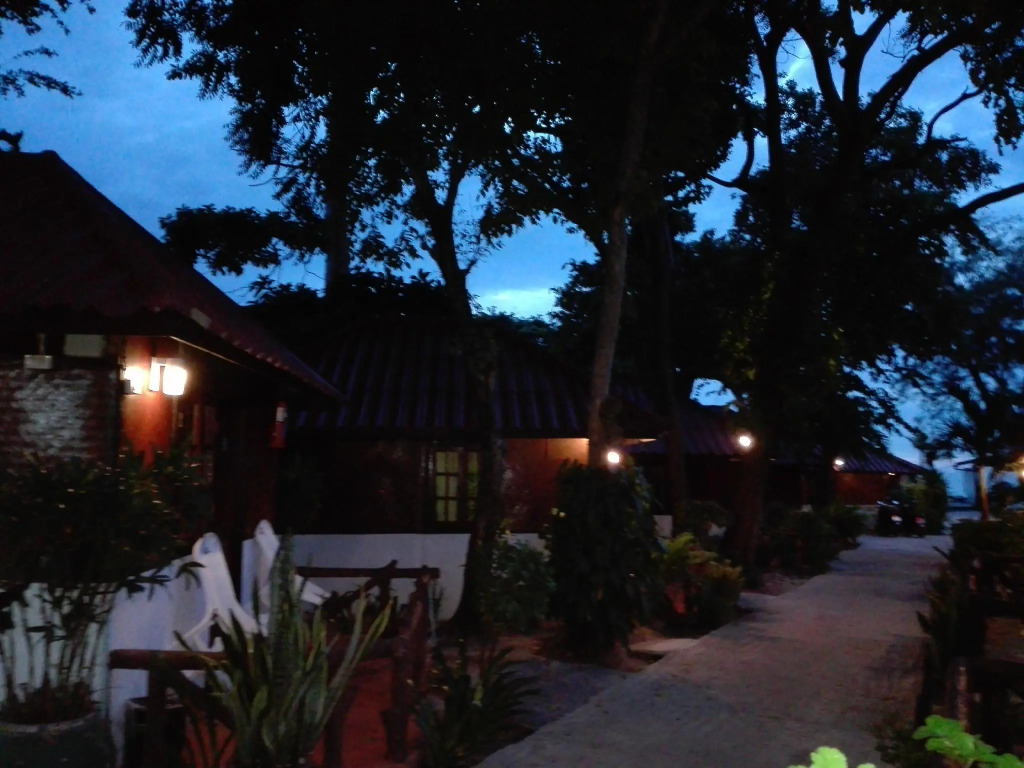 Haadrin Resort