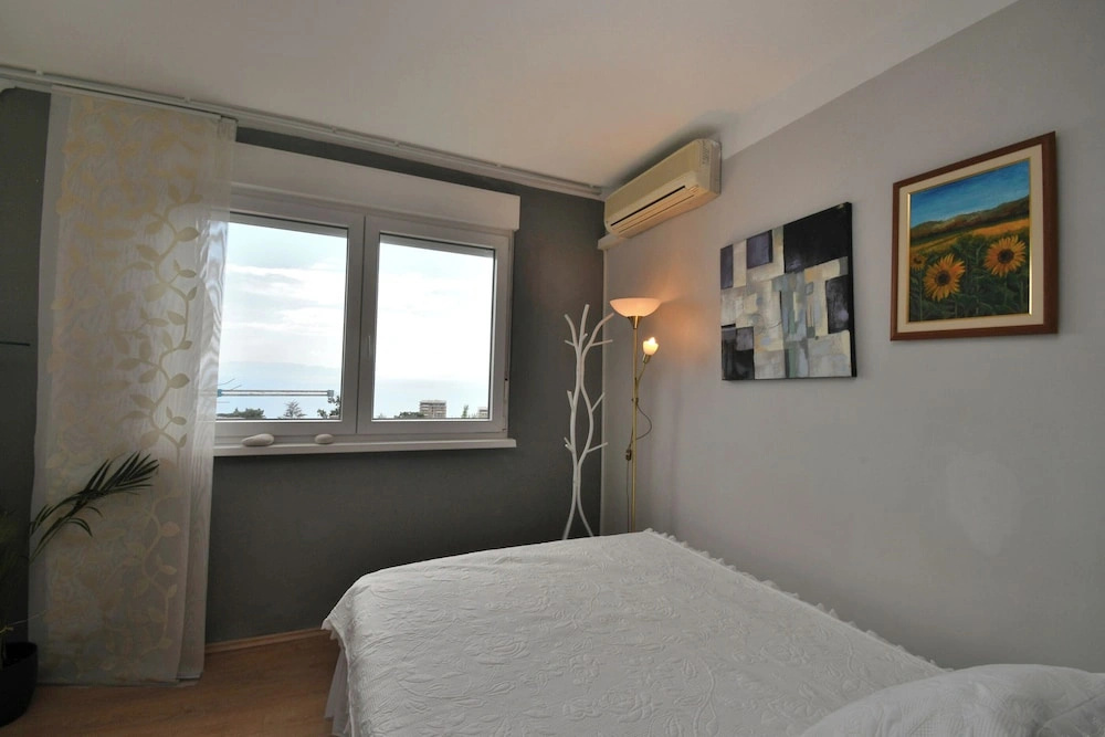 Apartment City