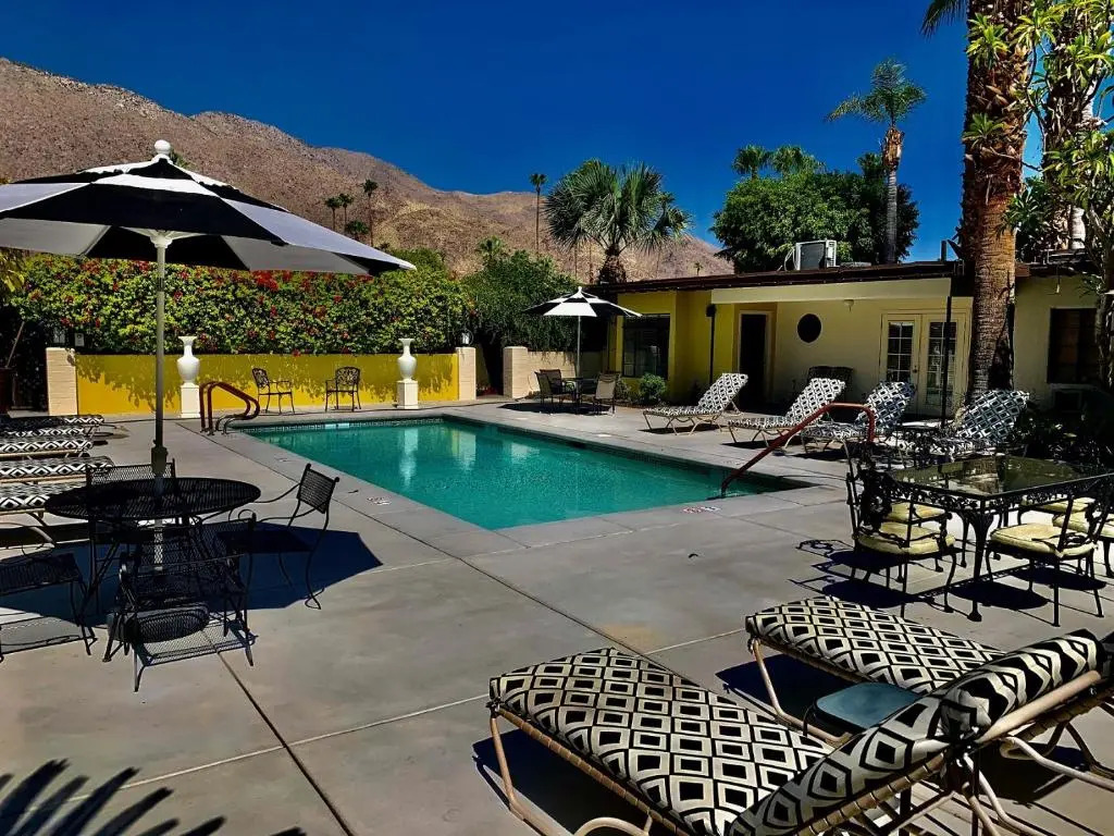 Vista Grande Resort - A Gay Mens Resort