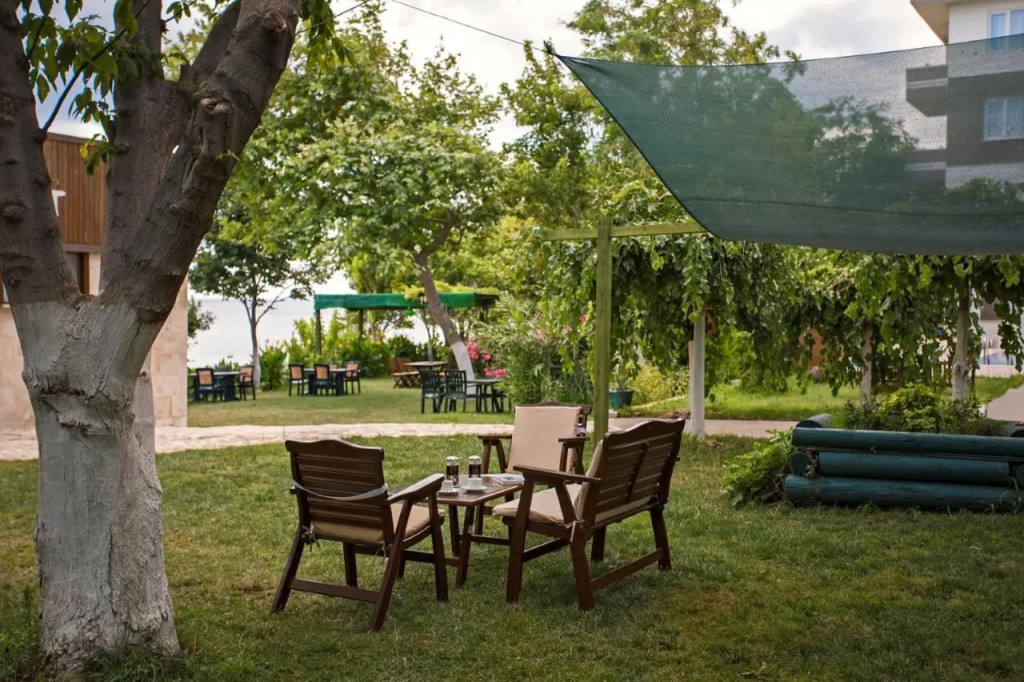 Troas Beach Hotel