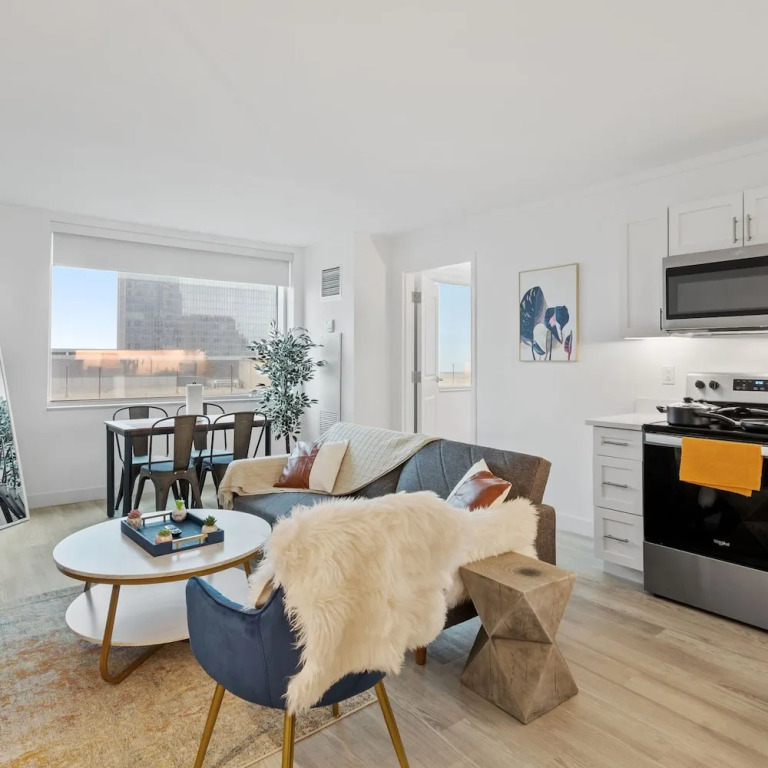 Cozysuites at Showboat Best 2br3ba Condo in Town