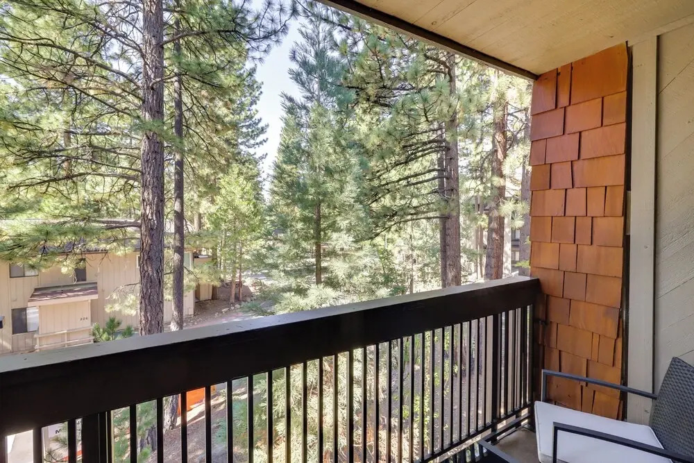 Walk to Ski Shuttle: Incline Village Condo