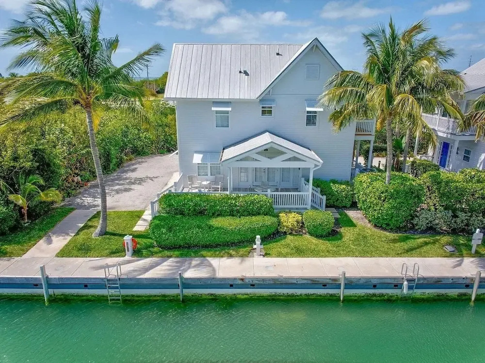 The Point at Coral Lagoon, Rare End of Canal Villa townhouse