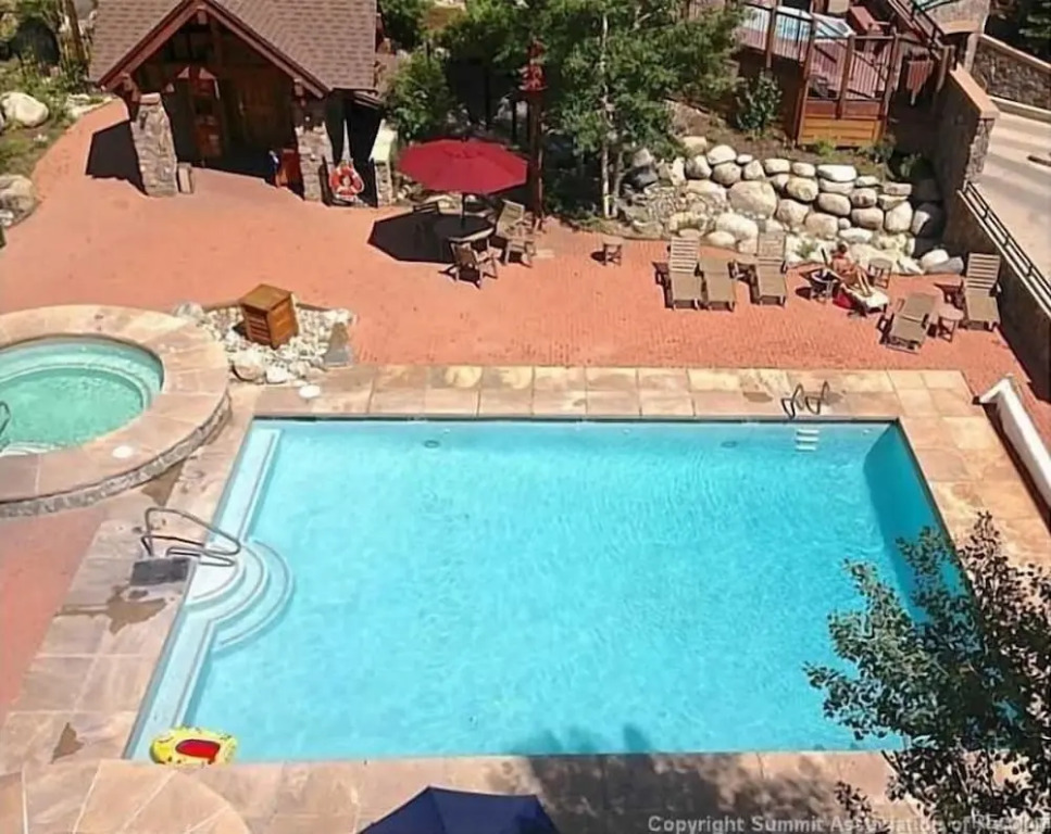 8282 Silver Mill 1 Bedroom Condo by RedAwning