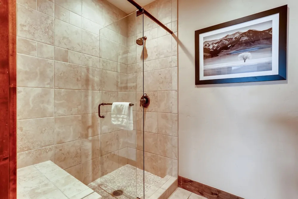 New Listing! Ski-in/ski-out At Crystal Peak 2 Bedroom Condo