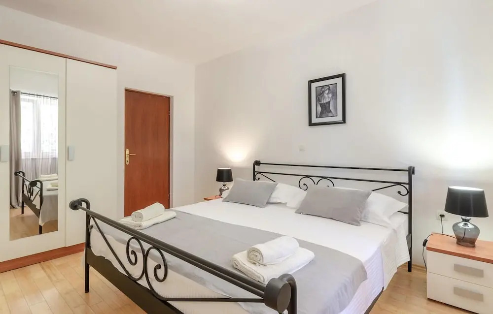 3 Bedroom Lovely Home In Blato