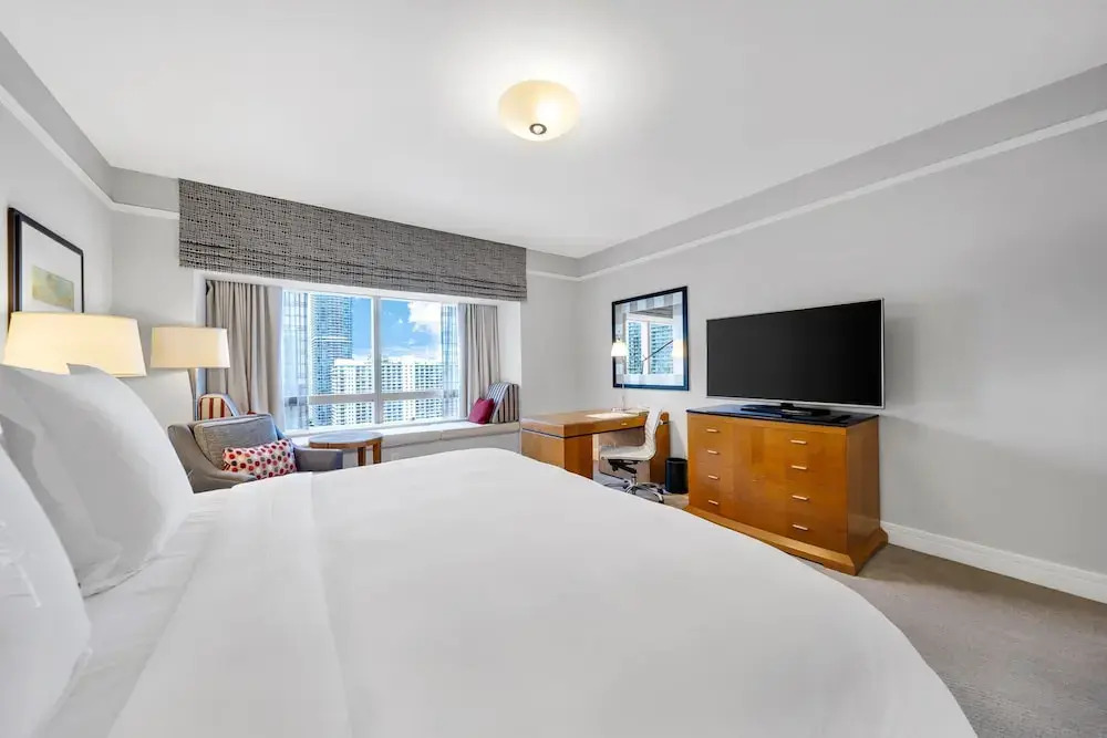 Four Seasons 1br Suite