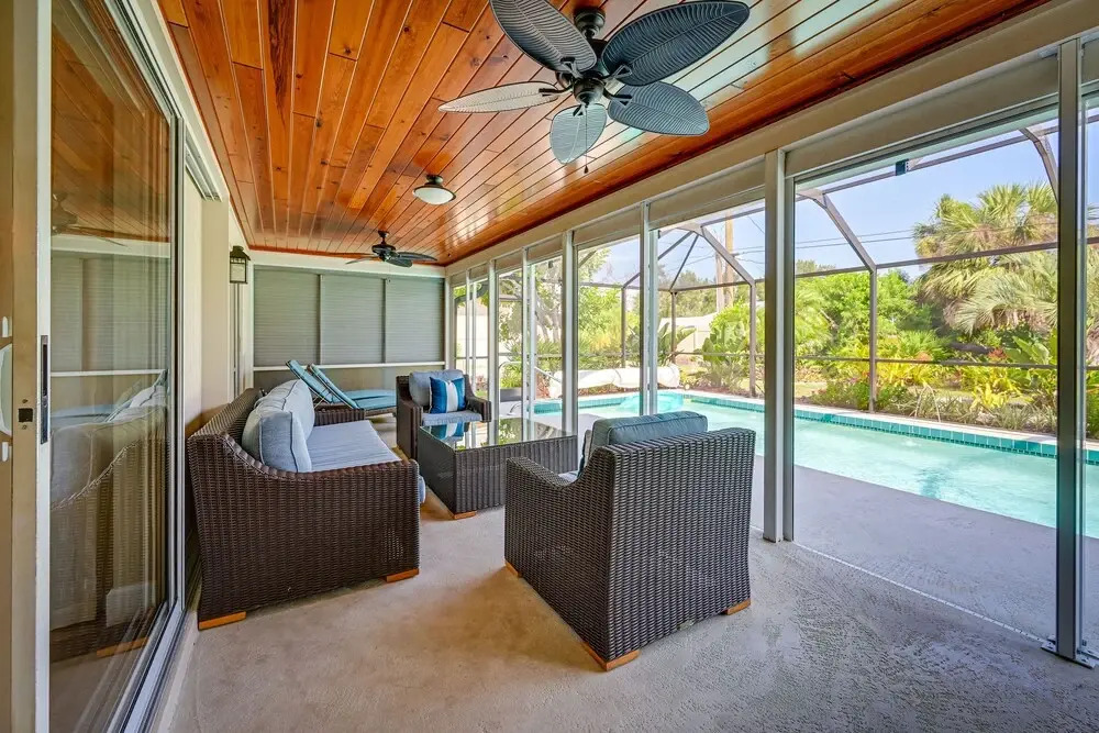 Englewood Oasis w/ Screened Lanai + Outdoor Pool!