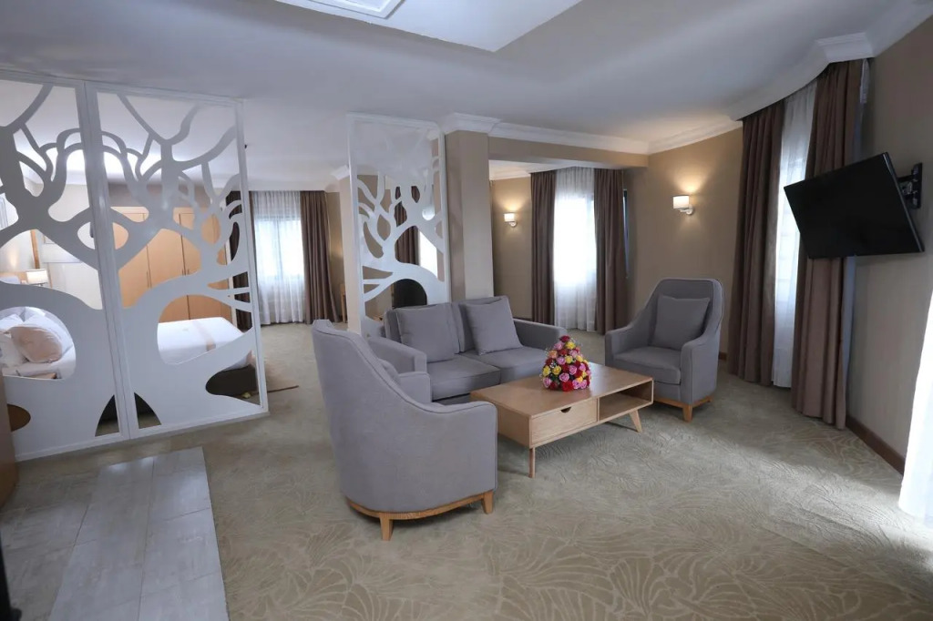 Mado Hotel