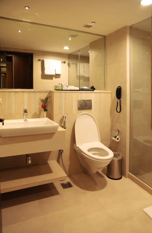 V7 Hotel