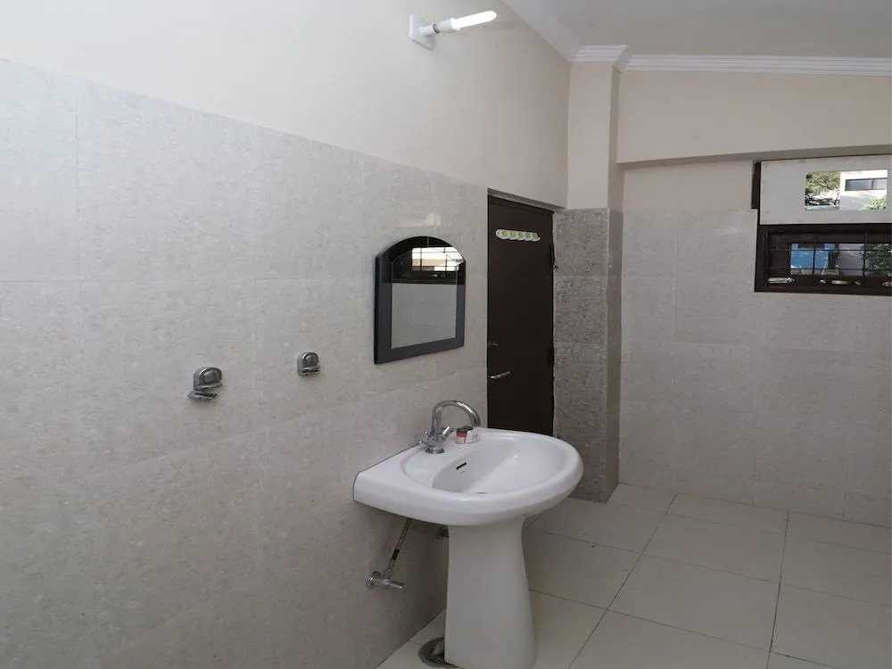 OYO 13896 Home Spacious 2BHK Cottage Sattal Road