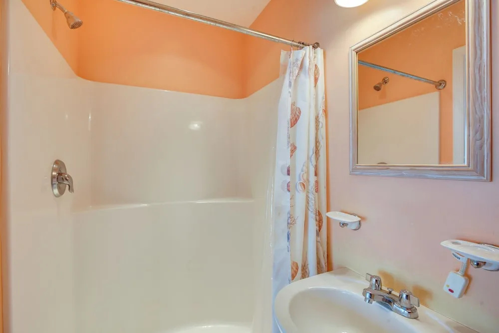North Wildwood Condo - Beach Across Street!