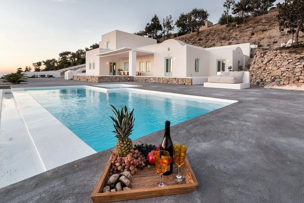 Sleeps8-Parking-Garden-Pool-SunSets-Barbeque