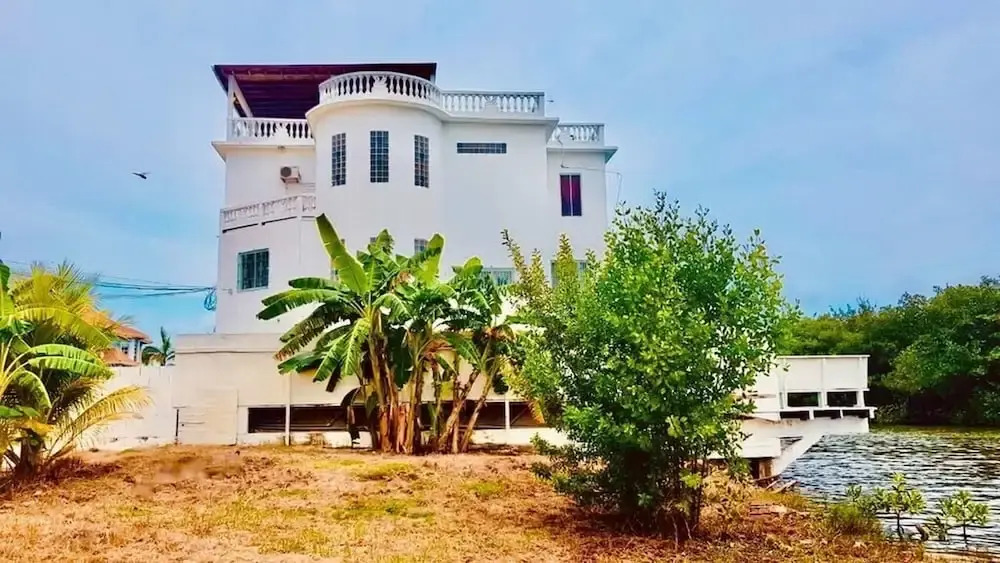 See Belize Sunrise Sea & Garden View 2-bed Studio w Pool & Overwater Deck, 1stfl