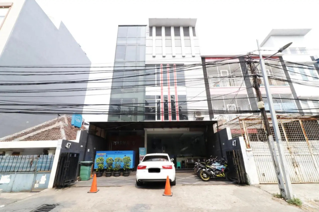 RedDoorz Plus near Grand Indonesia Jakarta