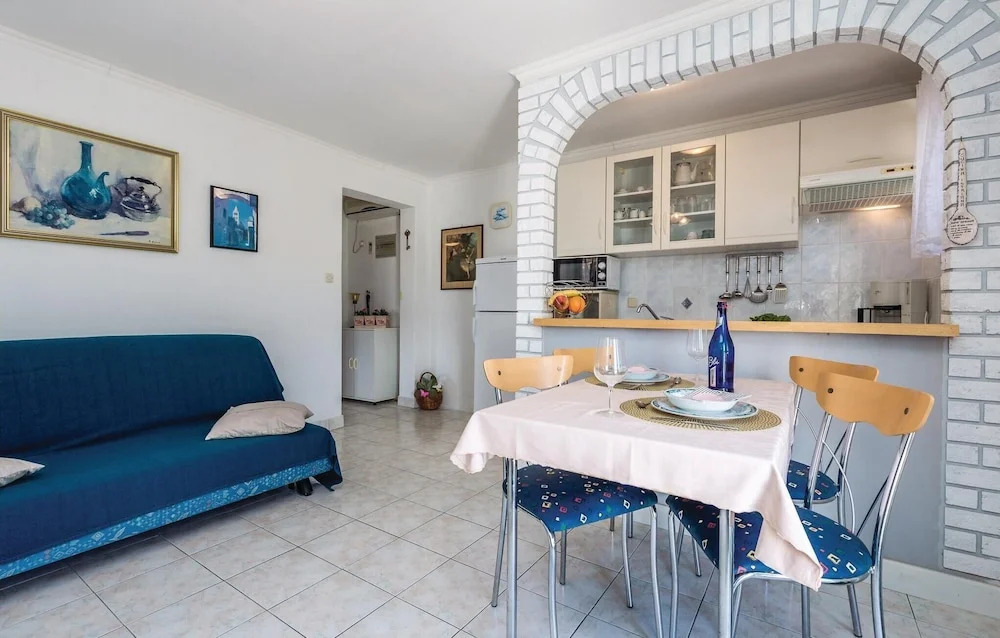 Beautiful Home in Kampor With Wifi and 1 Bedrooms
