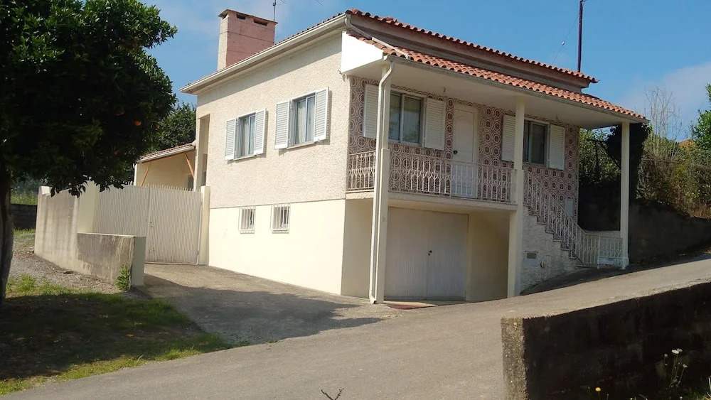 House With 2 Bedrooms in Anadia, With Furnished Terrace Near the Beach