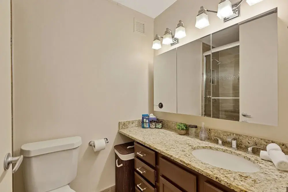 2bd River North Million Dollar Views Parking Incl by AllSet Turnover