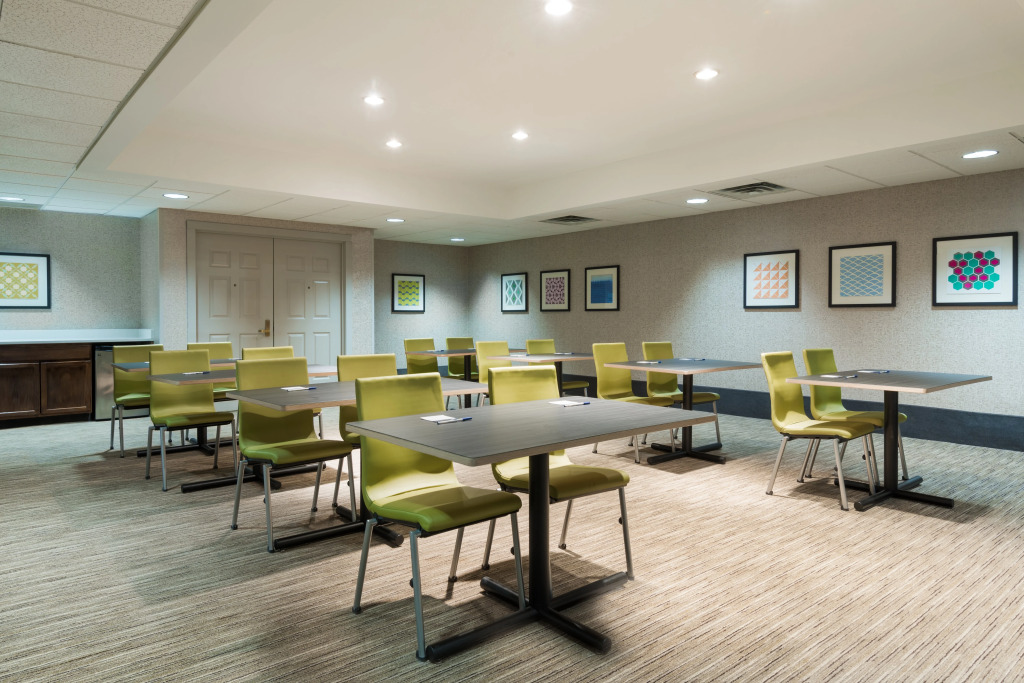 Holiday Inn Express & Suites - Columbus Airport East by IHG
