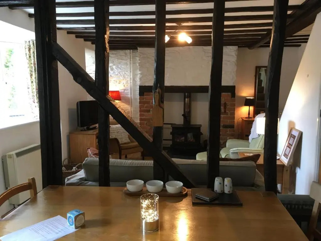 200 year old Gardeners cottage, Mid Wales