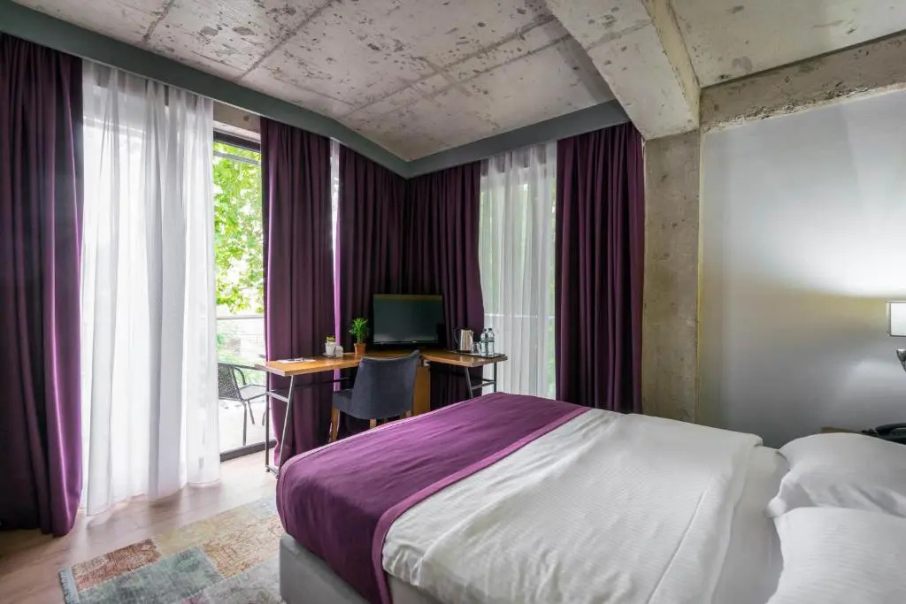 Hotel Adora