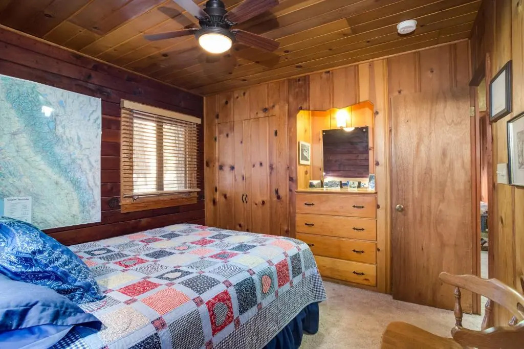 53 Creekside Cabin