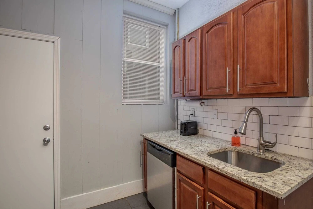 Spacious CWE Apts near BJC by Zencity