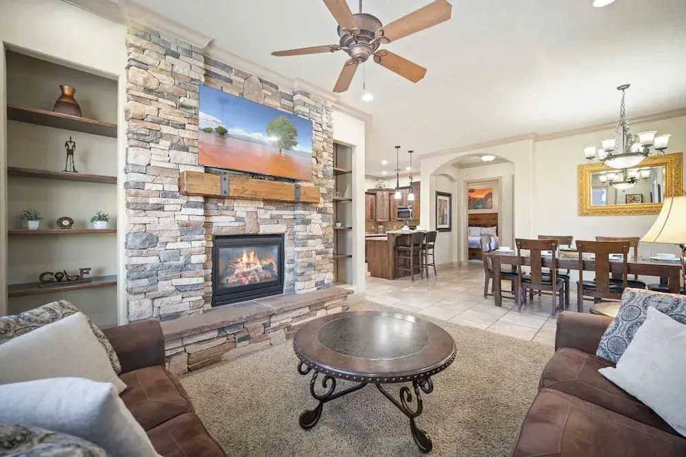 Western Front - Rustic Charm & Comfort
