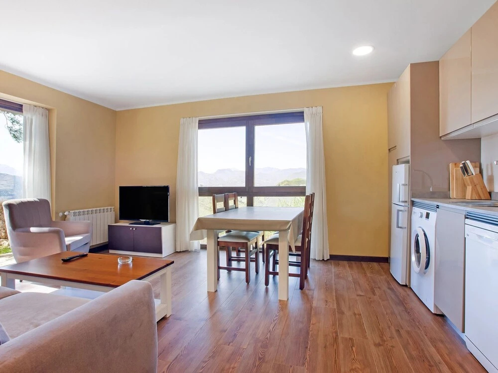 Nice Apartment, Rural Location With Beautiful Views of the Picos de Europa