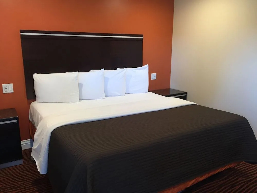 Convention Center Inn & Suites