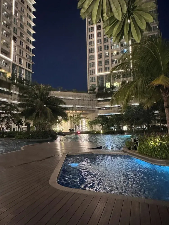 Staycation Jakarta Kensington Royal