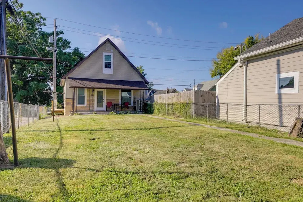 Indianapolis Home w/ Porch - Close to Mile Square!